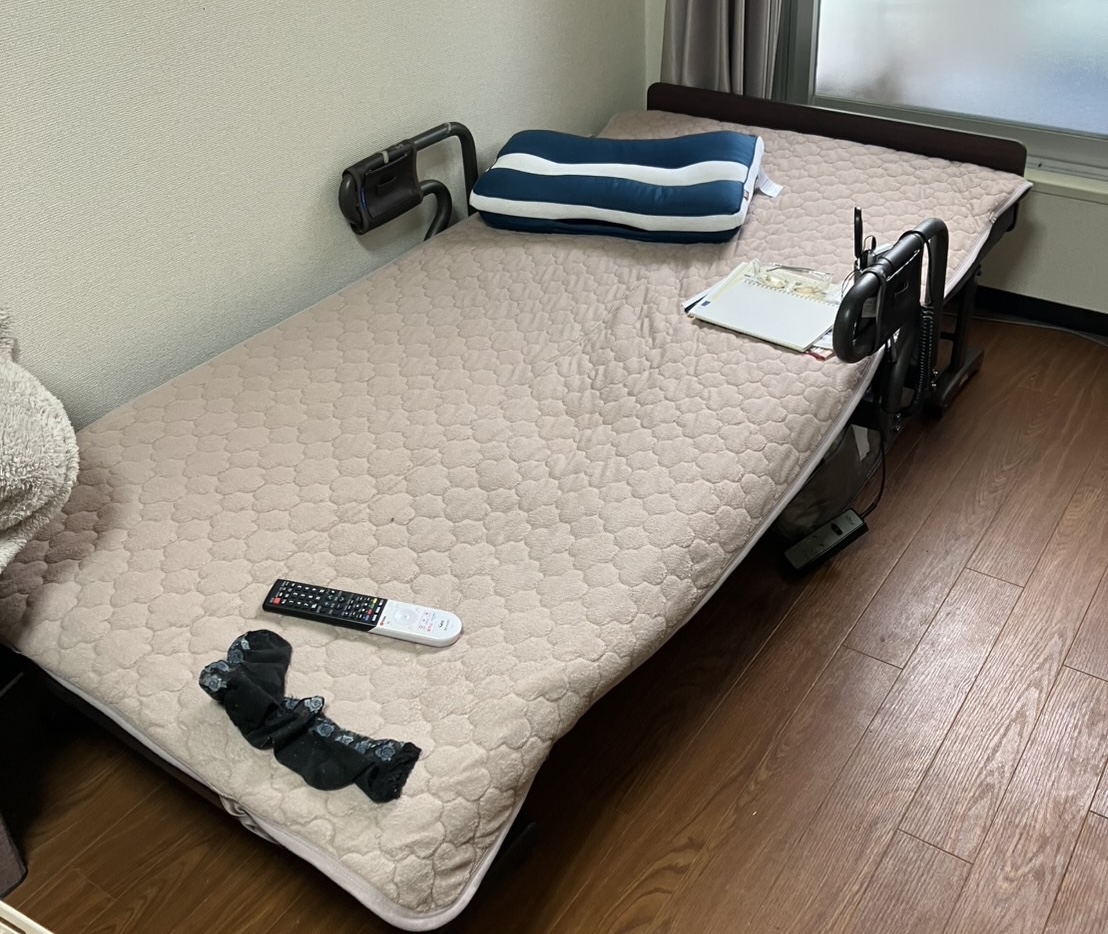 介護で使用していた電動ベッドを2階から分解搬出